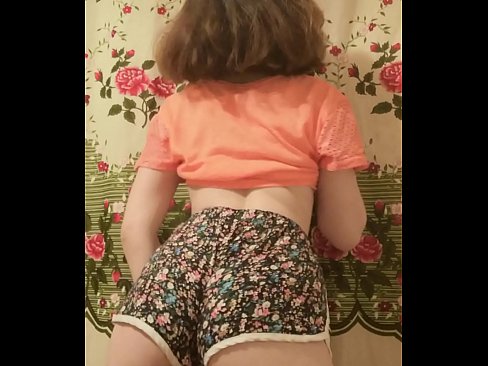 ❤️ Seksīga jauna skaistule izģērbjas no šortiem kamerā ️❌ Super sekss pie lv.seecamsus.top
