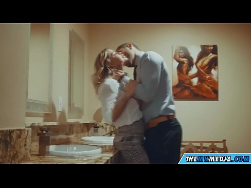 ❤️ Kad krūtiska blondīne pavedina tevi publiskā tualetē ️❌ Super sekss pie lv.seecamsus.top